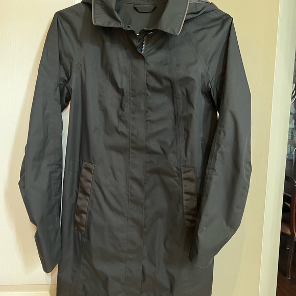 SOLD Lululemon Rain Jacket - Picture 1 of 9